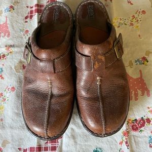 Born leather clog great condition distressed look
